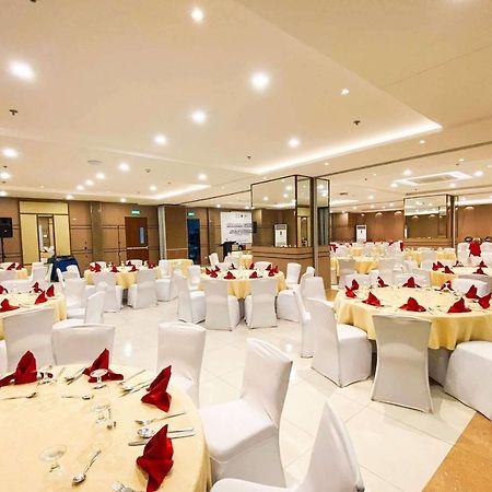 Days Hotel By Wyndham Iloilo Dış mekan fotoğraf