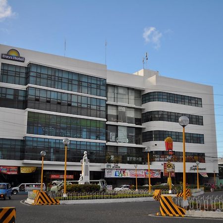 Days Hotel By Wyndham Iloilo Dış mekan fotoğraf