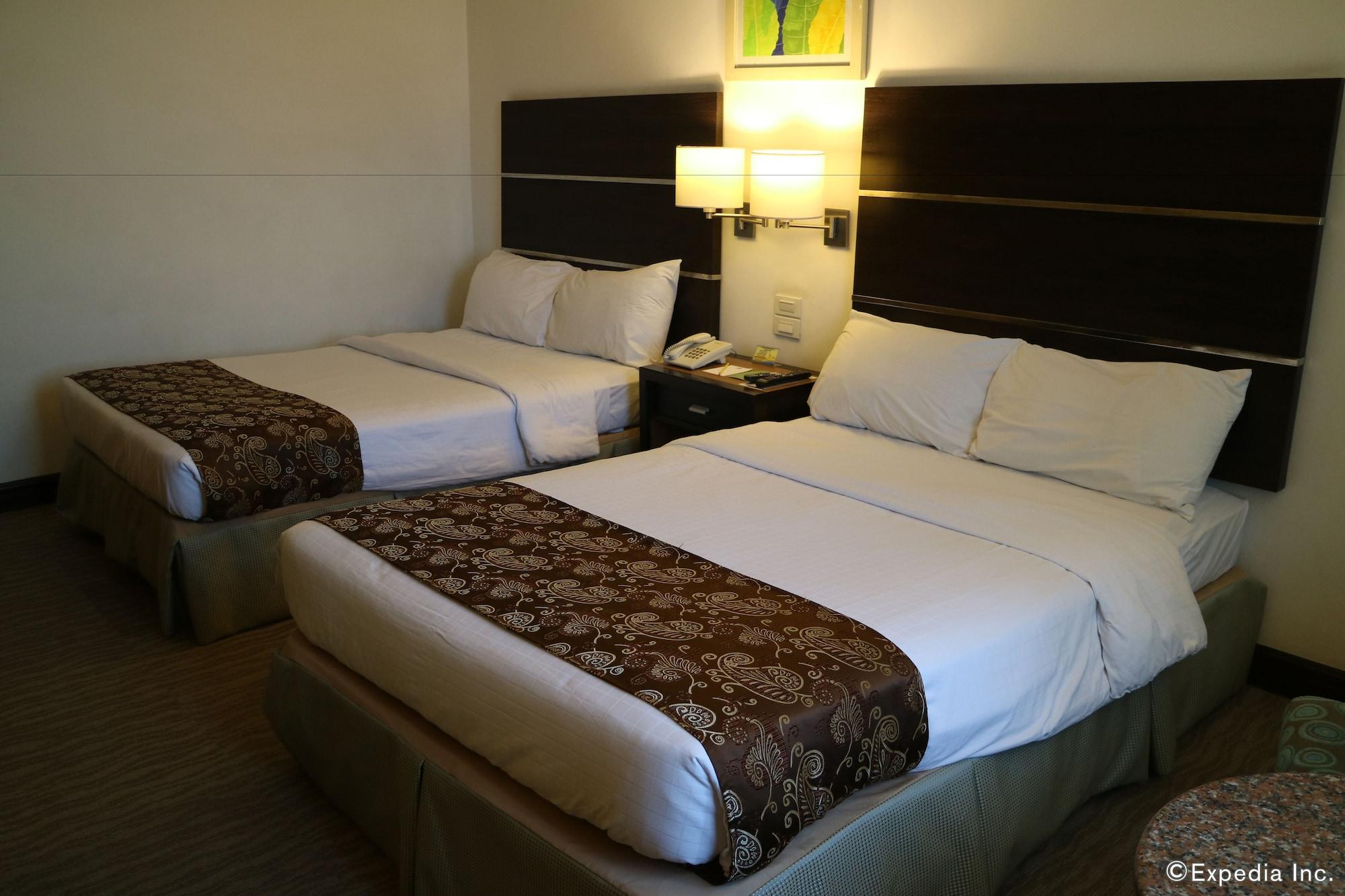 Days Hotel By Wyndham Iloilo Dış mekan fotoğraf