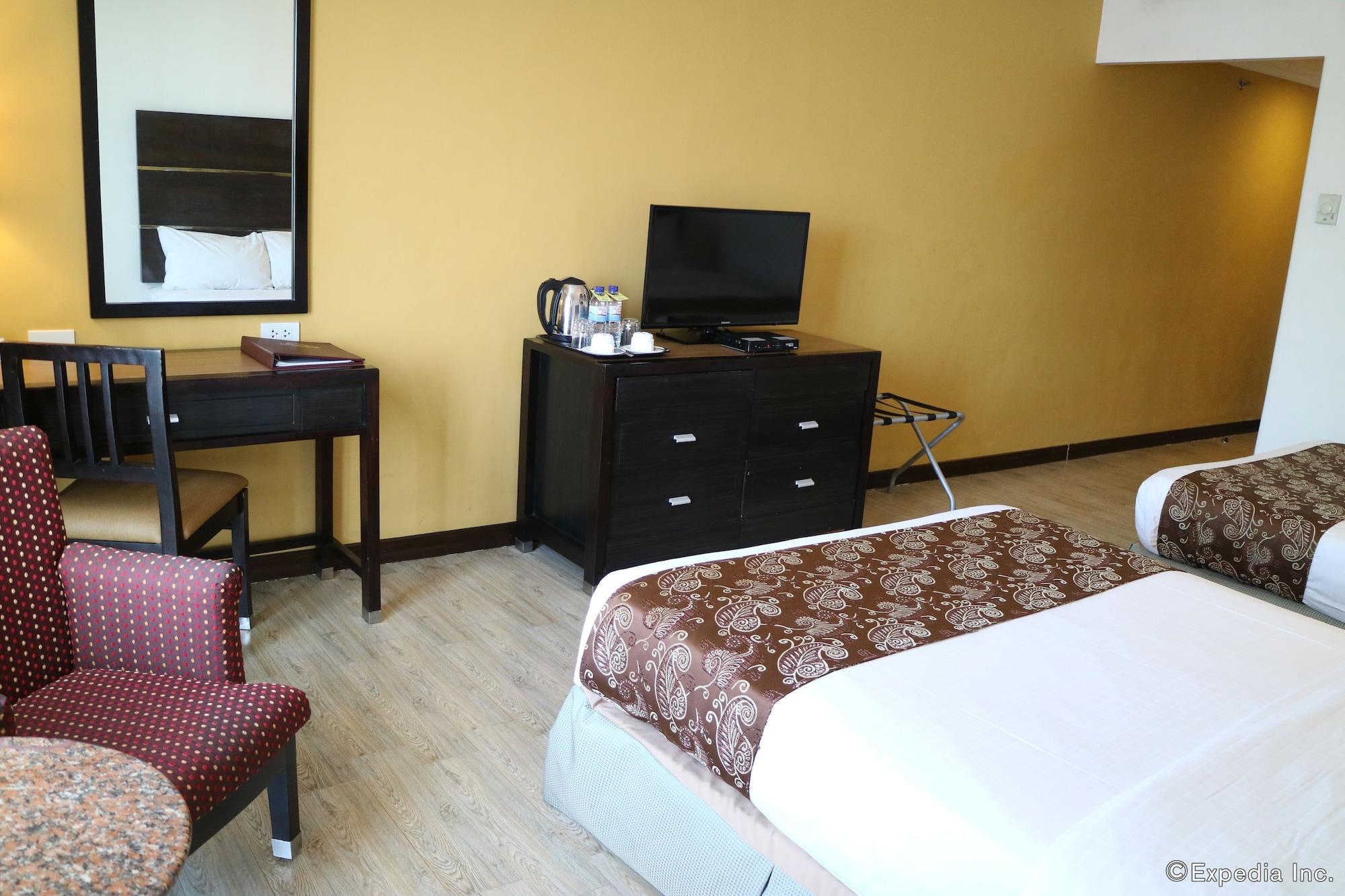 Days Hotel By Wyndham Iloilo Dış mekan fotoğraf