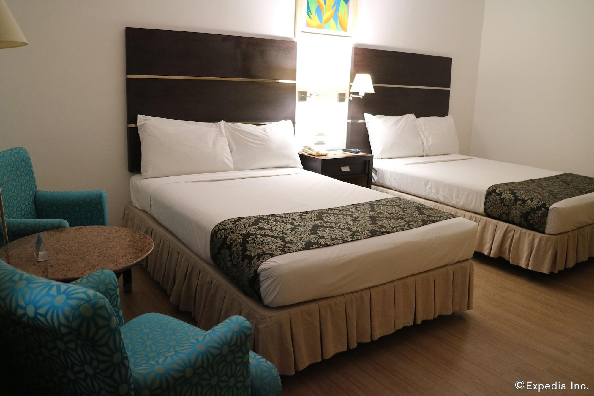 Days Hotel By Wyndham Iloilo Dış mekan fotoğraf