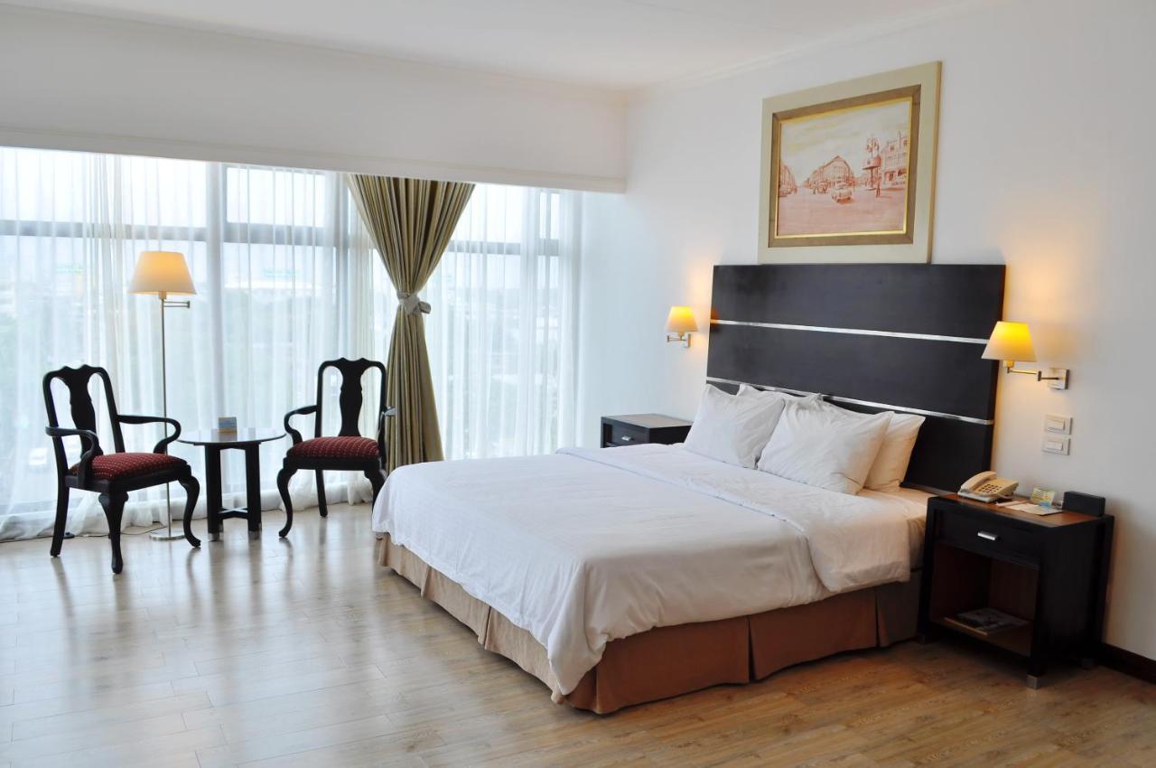 Days Hotel By Wyndham Iloilo Dış mekan fotoğraf
