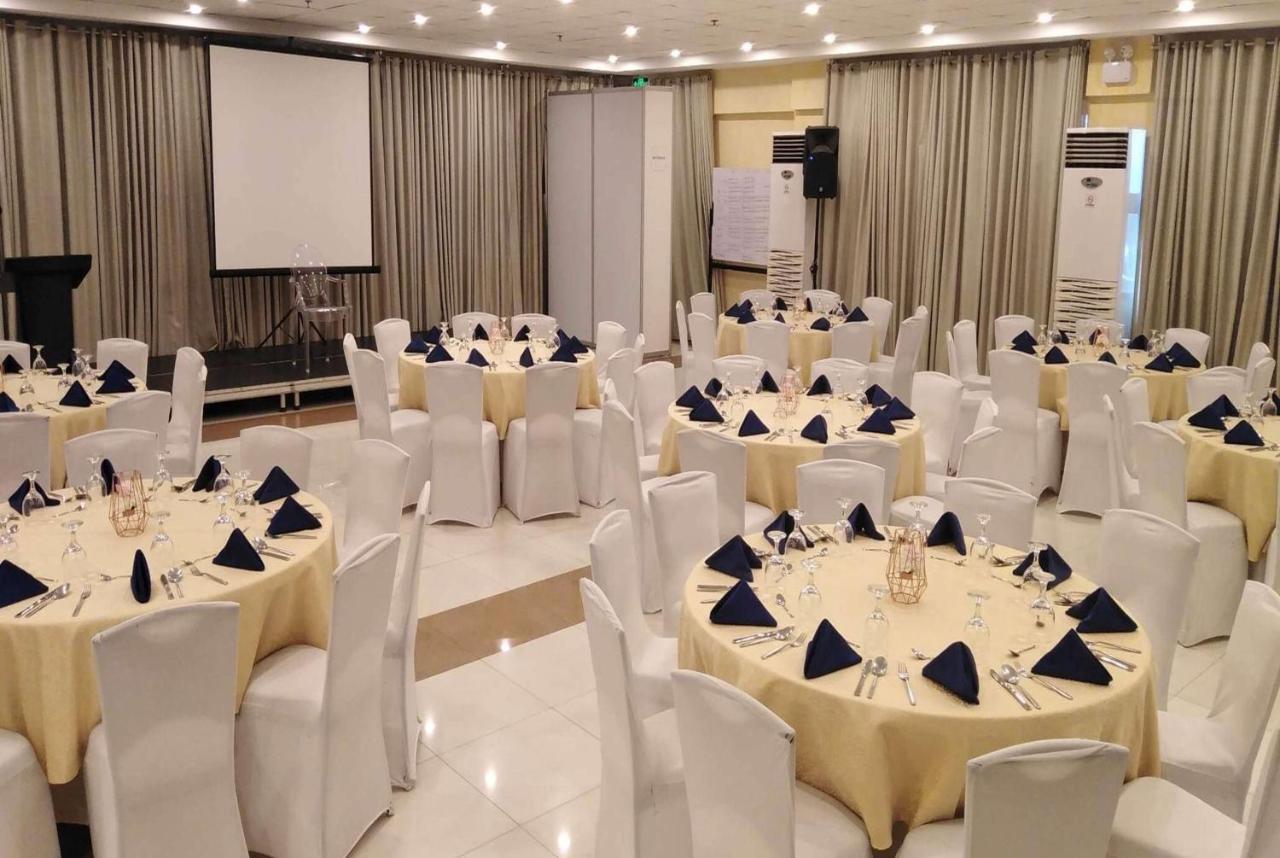 Days Hotel By Wyndham Iloilo Dış mekan fotoğraf